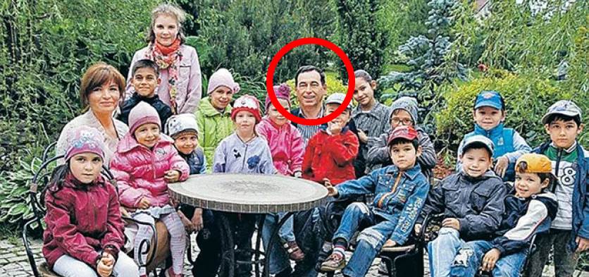 Miliarder zaadoptował aż 19 dzieci. Ale w życiu nie zgadniecie, które odziedziczy fortunę po jego śmierci