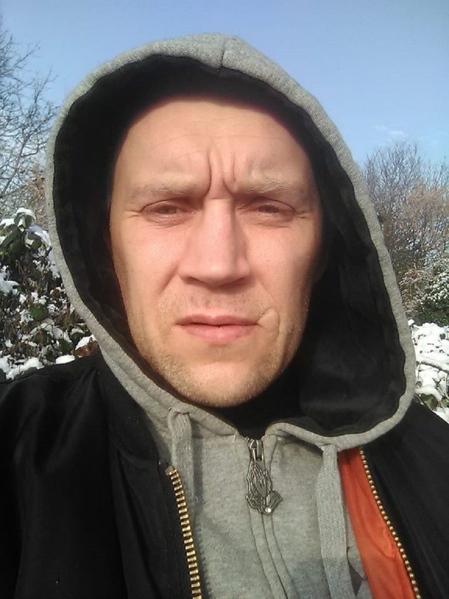 Nie żyje od 2015 roku. Policja nie mogła uwierzyć, gdy po latach założył konto na Facebooku