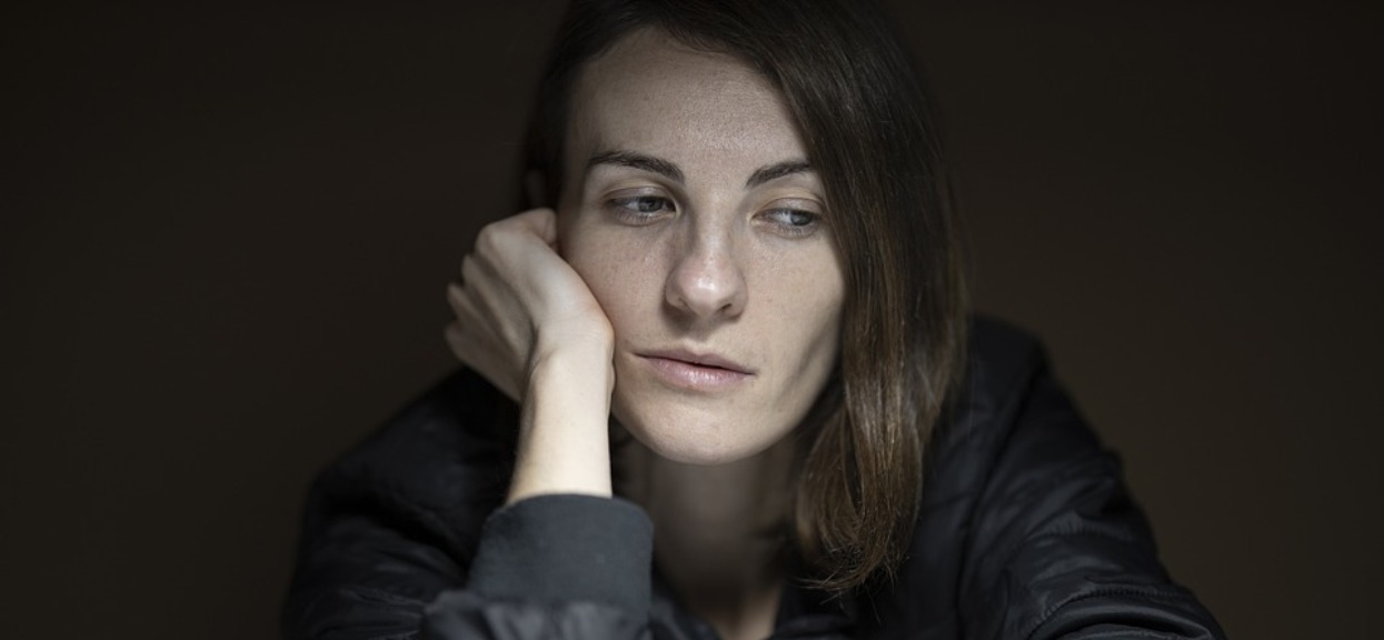 Klaudia łapie się za głowę, że jej mąż zarabia 10 tysięcy miesięcznie. Jest wstrząśnięta przez jeden szczegół
