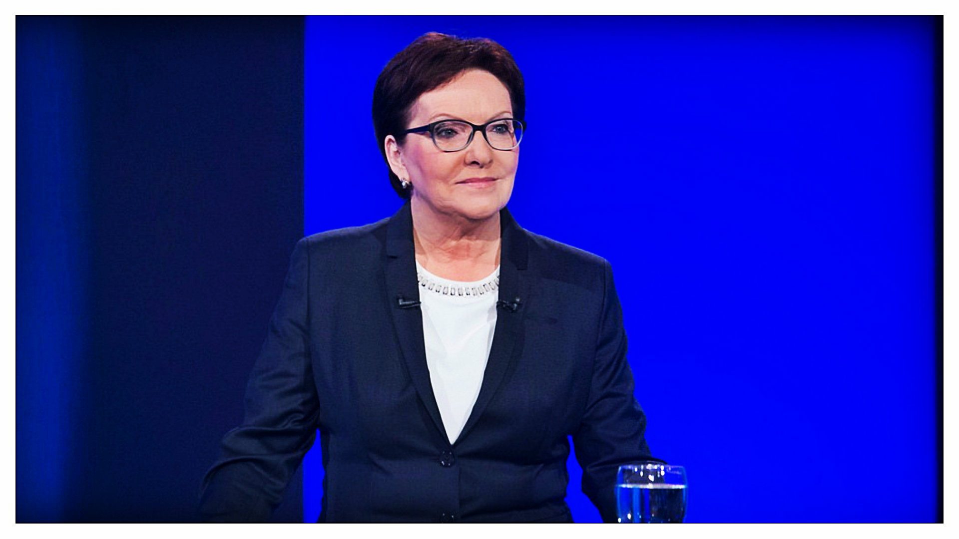 Internauci nabijają się ze stylizacji Ewy Kopacz. "Wygląda jak Liroy!" (FOTO)