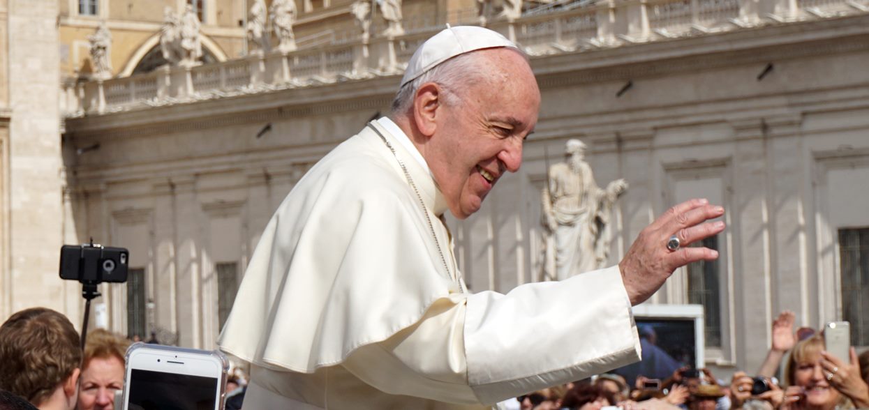 Papież Franciszek o tym, jak Kościół powinien traktować rozwodników: "Nie może zachować chłodu wobec pełnych cierpienia historii"