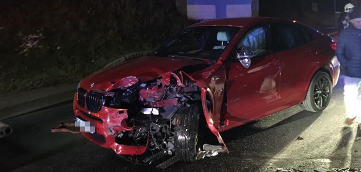 Gwiazda "Królowych życia" miała wypadek samochodowy! Zdjęcia z miejsca zdarzenia mrożą krew w żyłach
