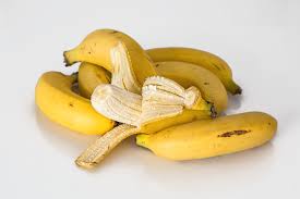 Przenigdy nie wyrzucaj skórki od banana. Jest więcej warta niż wszystkie kosmetyki razem wzięte, jej zastosowanie zdumiewa
