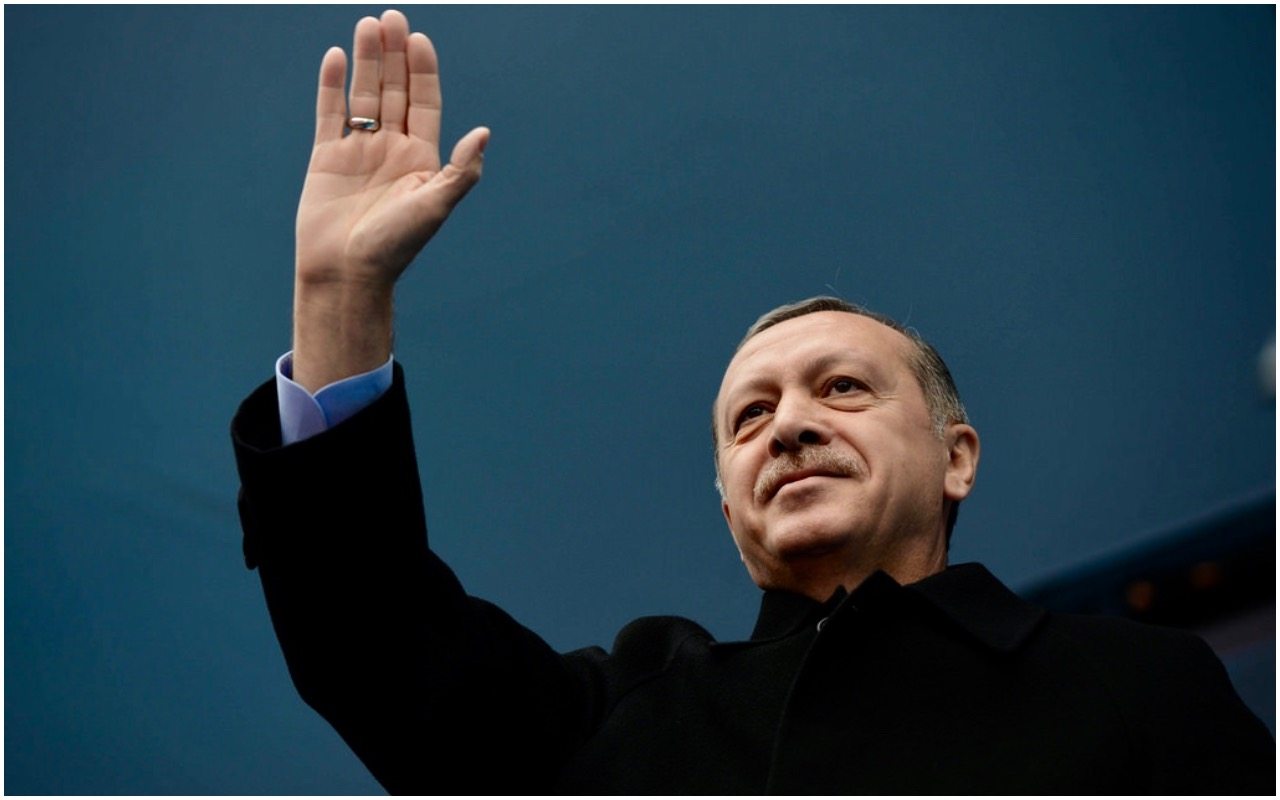 Turecki dziennikarz ujawnia: To Erdogan stoi za puczem przeciwko sobie