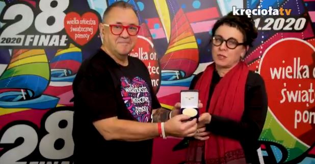 Niezwykły gest Tokarczuk dla WOŚP. Przekazała na aukcję swoją replikę medalu noblowskiego