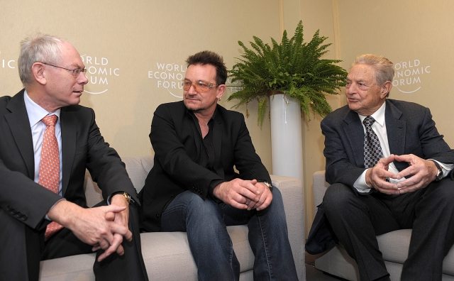 Prawica oskarża Bono o udział w wielkim spisku (zdjęcia)