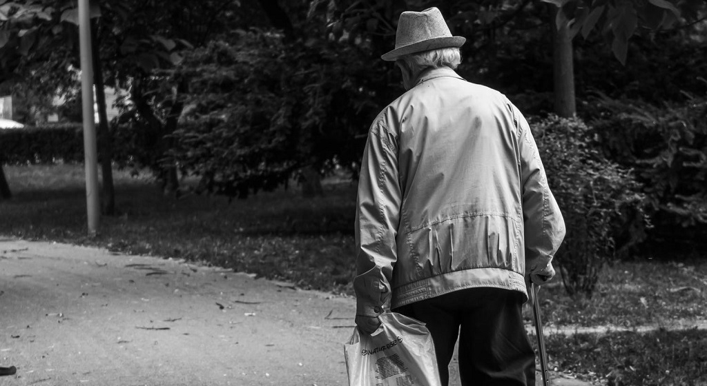 60-latek przepadł bez wieści. Gdy z jego mieszkania zaczęły wychodzić robaki mieszkańcy poznali porażającą prawdę