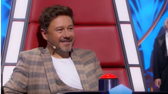 Większość widzów "The Voice Senior" nie miała pojęcia. Mama Andrzeja Piasecznego wyznała poruszający sekret