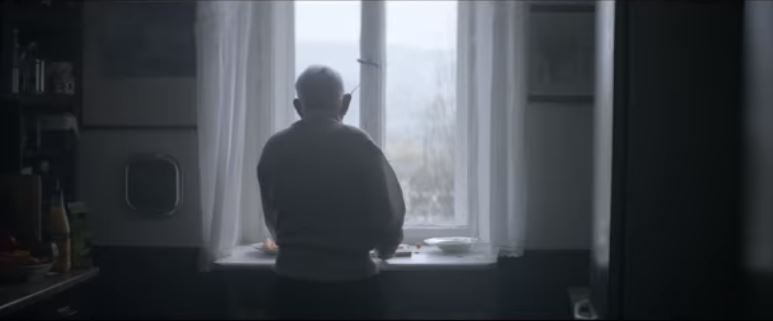 Rodzina nie chciała odwiedzić dziadka w święta. Wymyślił genialny plan, od razu wszyscy przyjechali