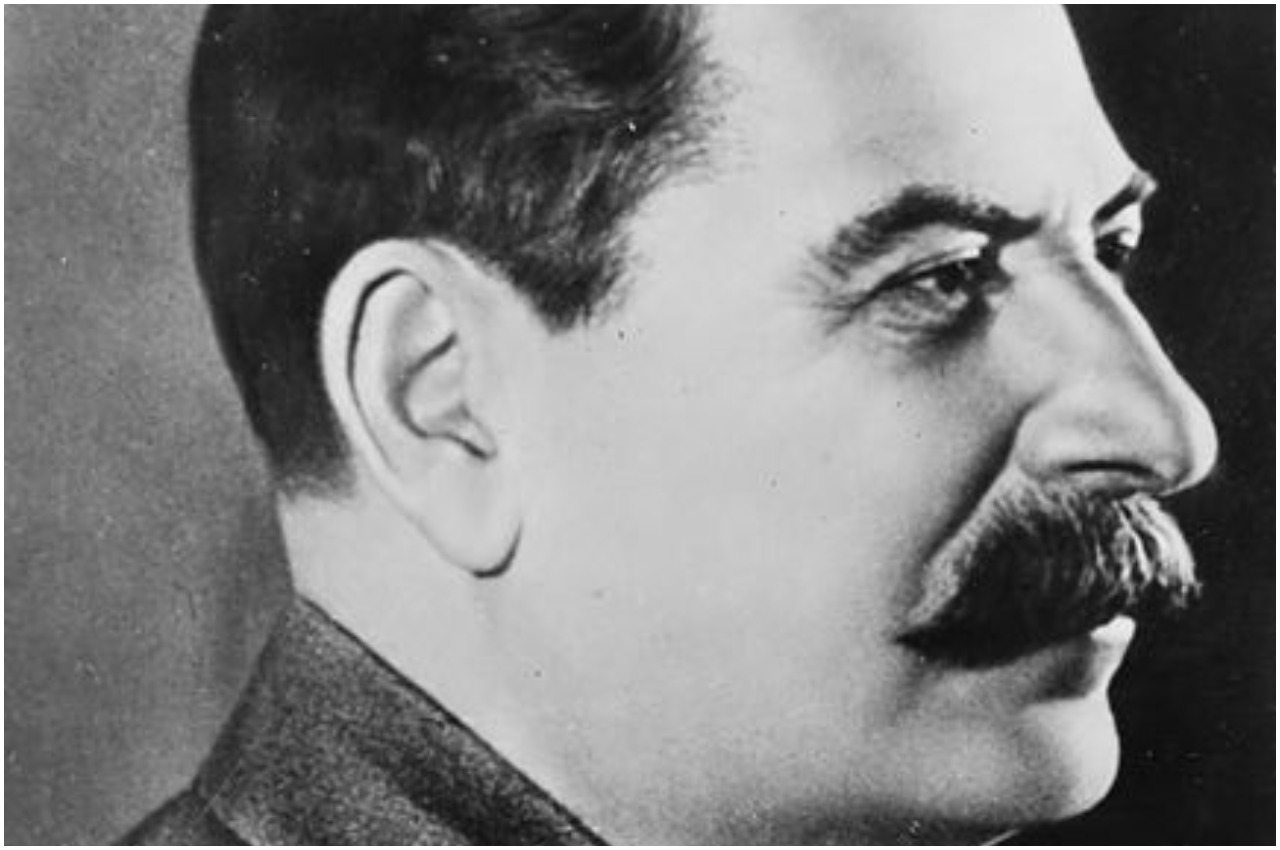 Niebywałe! Polscy urzędnicy w rocznicę Powstania uczcili... Stalina