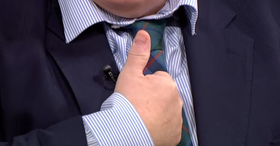Mężczyzna prawie umarł przez obgryzanie paznokci. Teraz ostrzega innych i pokazuje drastyczne zdjęcie