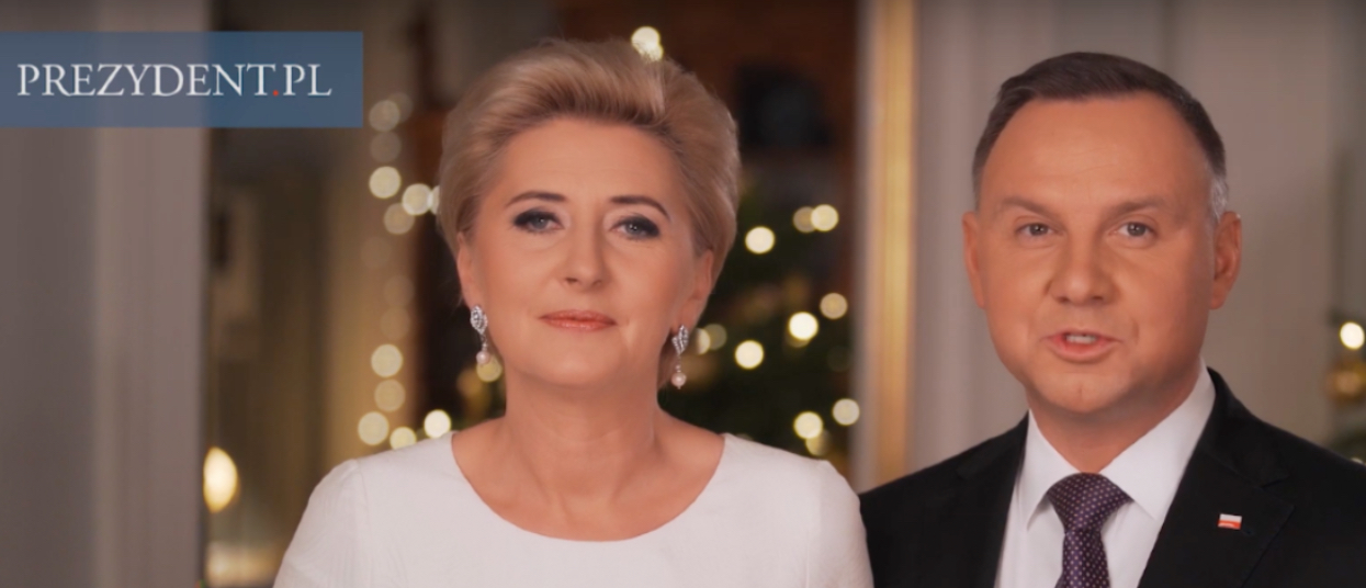 Agata Duda nagrała życzenia dla Polaków. Jej stylizacja zwala z nóg