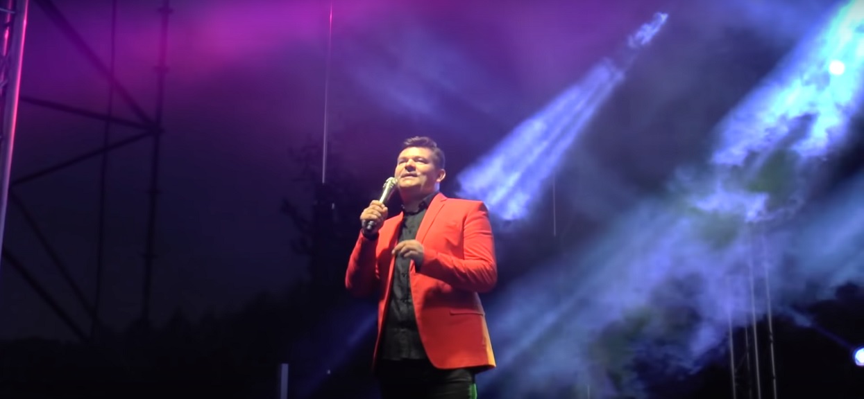 Niesamowite wydarzenia na scenie na żywo na wizji TVP. Zenek Martyniuk właśnie daje czadu
