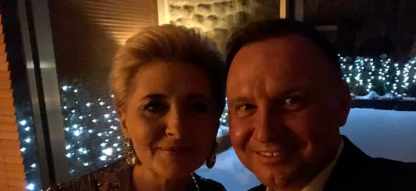 Agata Duda wystroiła się w Sylwestra jak Zenek Martyniuk. Takiej Pierwszej Damy nie znaliśmy