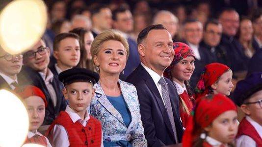 Agata Duda zdobyła się na piękny gest. Na aukcję WOŚP przekazała wyjątkowy przedmiot