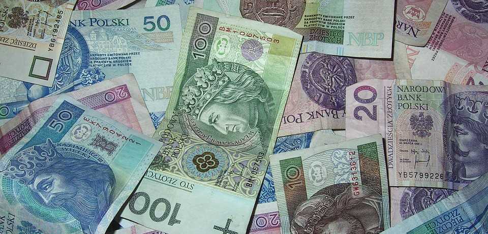 Są nowe przepisy. Wielu Polaków dostanie mniej pieniędzy z emerytury