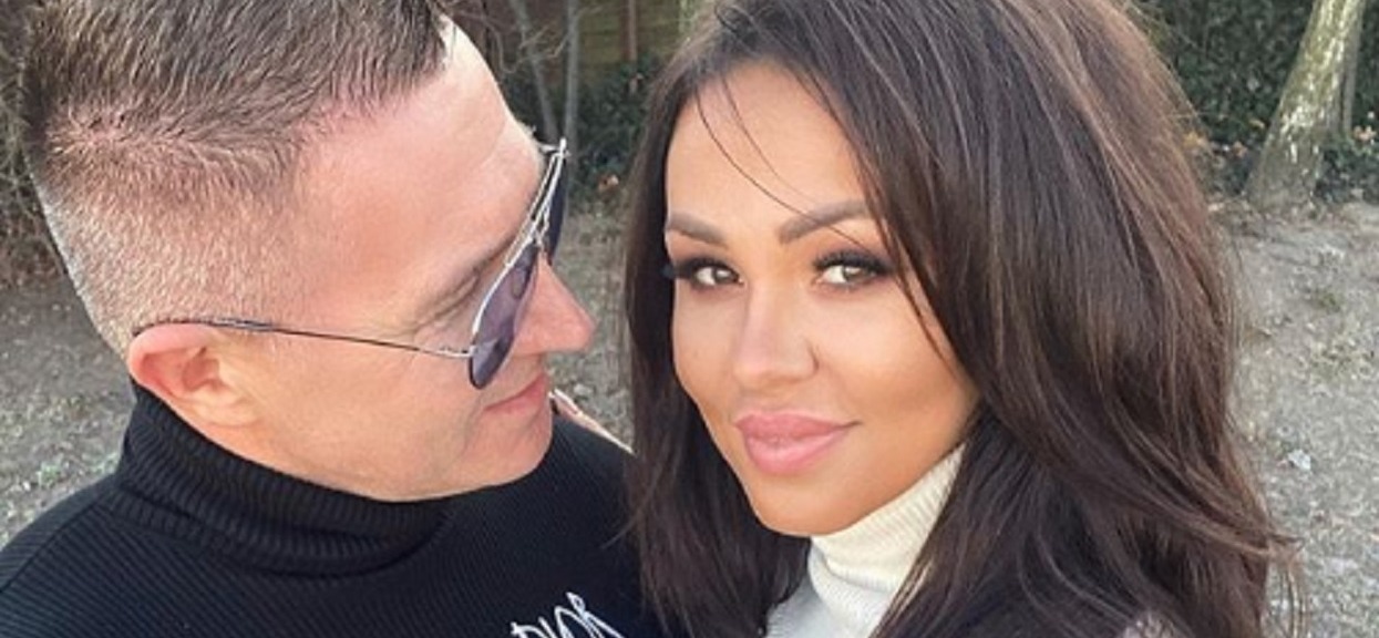 Mąż Sylwii Bomby jest kilkanaście lat starszy. Gwiazda TTV ujawniła tajemnicę ich związku, widzowie "Gogglebox" nie kryją zaskoczenia