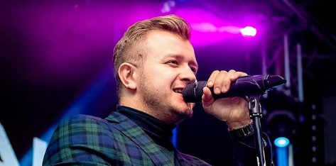 Dawid Narożny z Pięknych i młodych przerywa milczenie. Właśnie opublikował zdumiewające oświadczenie, zwala z nóg