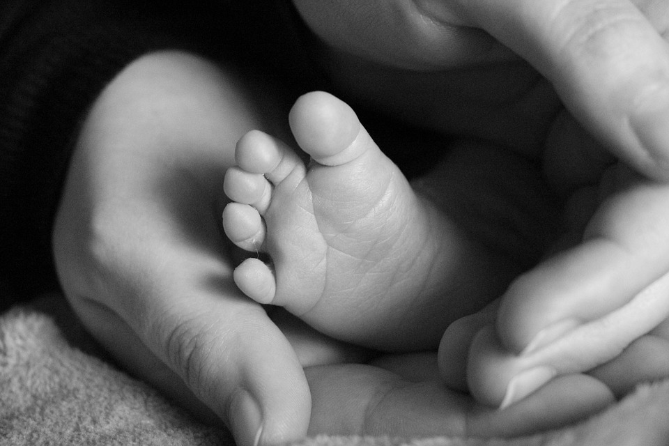 Mama chciała, żeby dziecko szybciej zasnęło. 7-miesięczny maluszek nie żyje