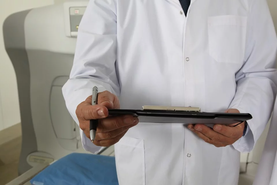 Lekarz diagnozował u zdrowych dzieci nowotwór. Powód jest haniebny, rodzice nigdy mu nie wybaczą