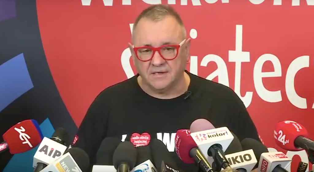 Skandaliczne sceny podczas finału WOŚP w Krakowie. Zachowanie mężczyzny w tłumie przebiło próg żenady