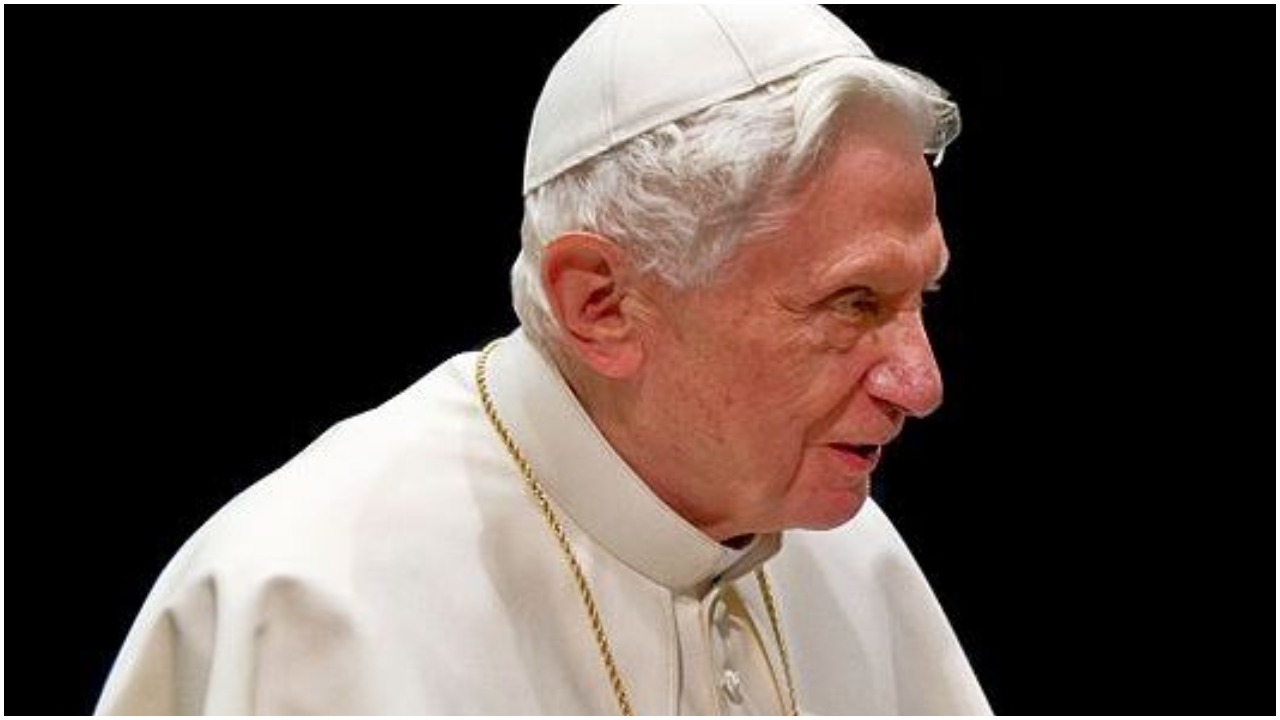 Kościół zadrżał w posadach. Benedykt XVI ostro upomniał papieża Franciszka