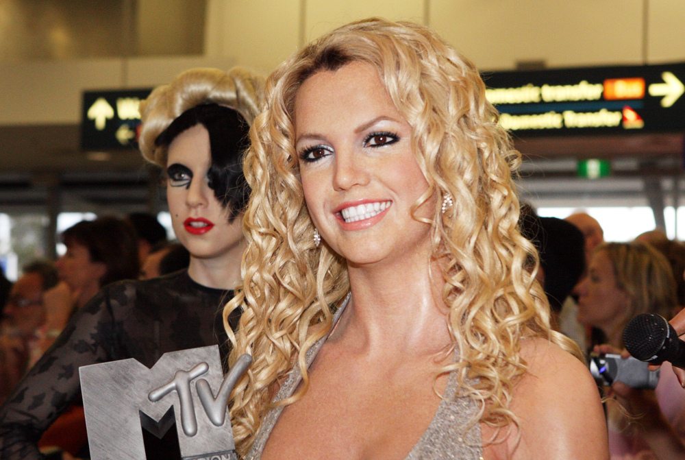 Britney Spears szokuje na koncercie. "Dajmy tym sk******nom powód do gadania!"