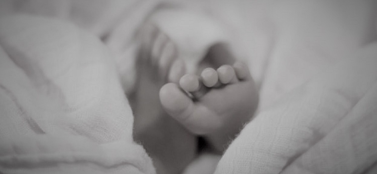 Mama kupiła lalkę dla córki. Pod ubrankiem zabawki znalazła porażającą rzecz, natychmiast ją oddała