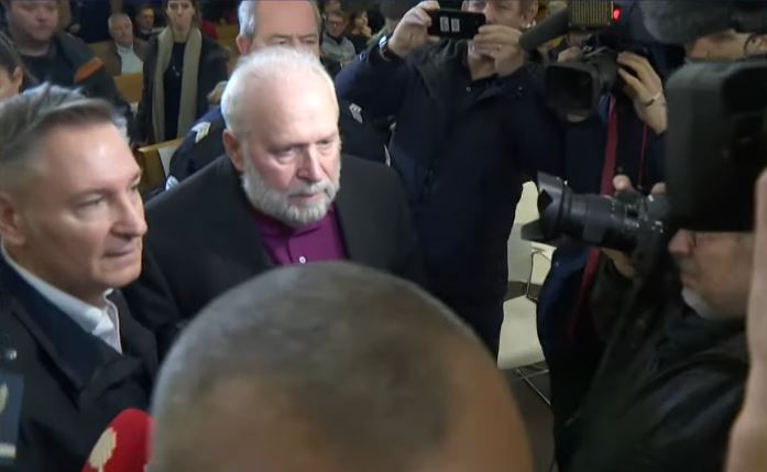 Ksiądz wykorzystał 75 dzieci. Robi się słabo, kiedy usłyszy się, kogo obwinił za swoje karygodne czyny