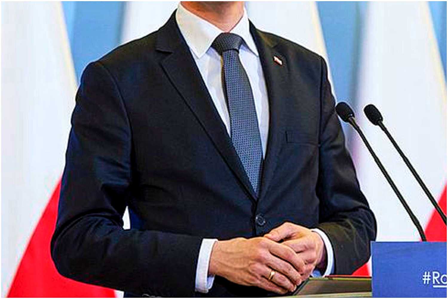Człowiek cień. Tego ministra PiS wszystkie afery omijają i nie bez powodu
