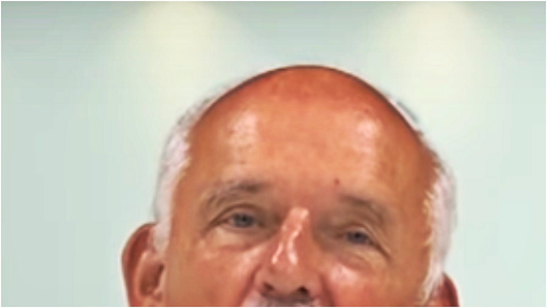 Internauci zbierają szczęki z podłogi. Janusz Korwin-Mikke ma brodę!