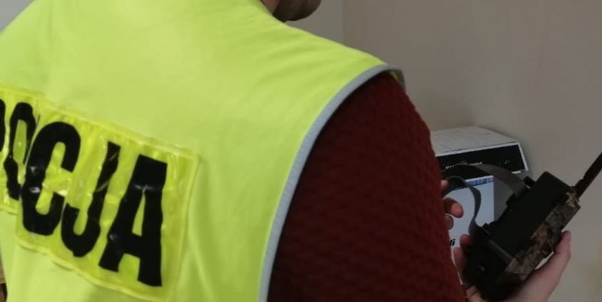Zgłosił na policję kradzież, miał nagranie. Gdy policjanci zobaczyli kamerę, od razu go aresztowali
