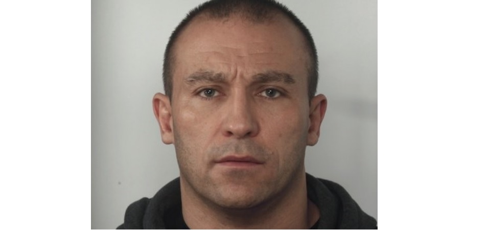 Policja szuka mężczyzny podejrzanego o zabójstwo Dominika Sikory. Oto jego wizerunek
