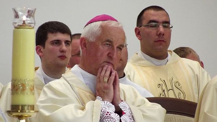 Polski biskup miał wykorzystać 15-latkę. Właśnie ujawniono, co łączyło go z Janem Pawłem II