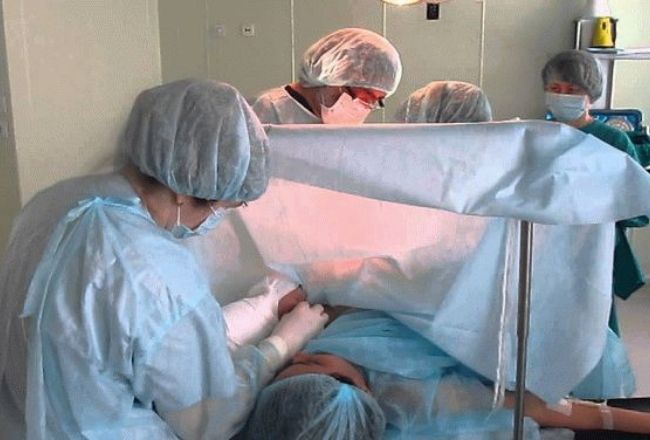 Rozcięli brzuch kobiecie w ciąży, ale nie było w nim dziecka. Lekarze osłupieli i podjęli natychmiastową decyzję