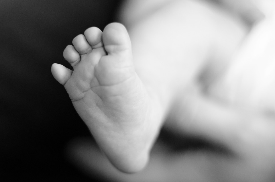 Myślała, że urodziła martwą córkę i nigdy jej nie zobaczyła. Prawda wyszła na jaw po 69 latach