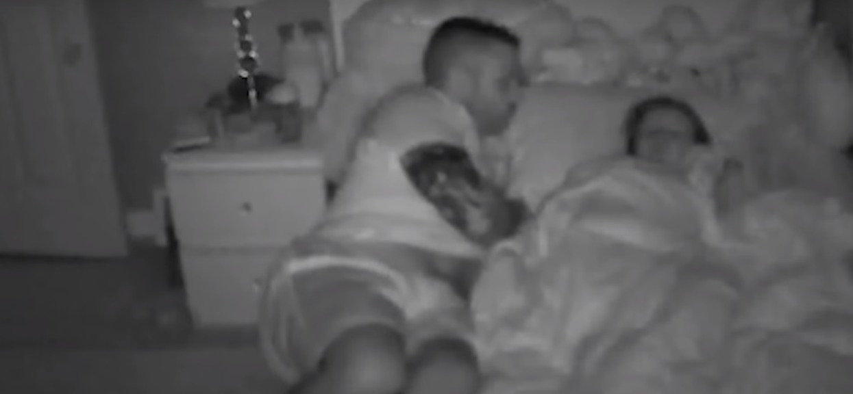 Kamera nagrała co ojciec robił z córką w jej pokoju. Gdy wszystko zobaczyła jego żona, stanęła jak wryta