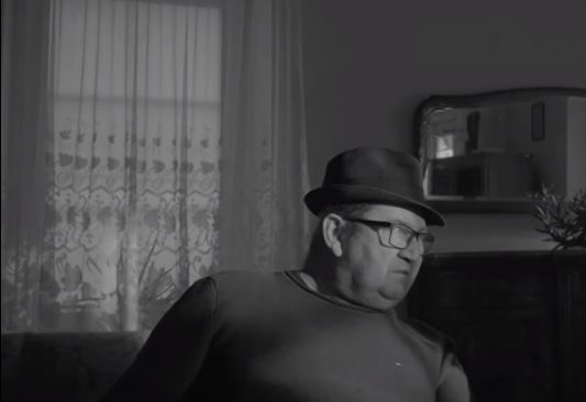 Łzy same napływają, trudno powstrzymać płacz. Paweł Królikowski nie wystąpił już nigdzie indziej, nagranie w sieci