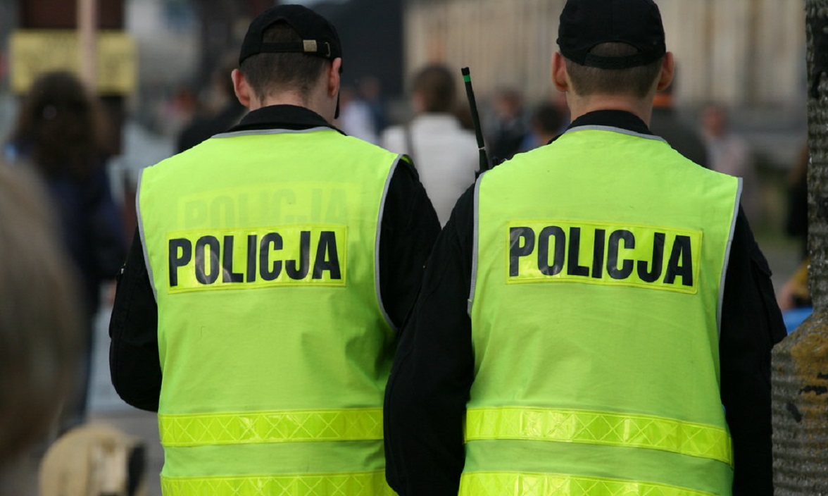 Weszli do mieszkania i zamarli, gdy zobaczyli starsze małżeństwo. Okropna scena