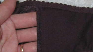 Chyba każdy się zastanawiał, po co jest kieszonka w damskich majtkach. Jej zadanie jest zadziwiające