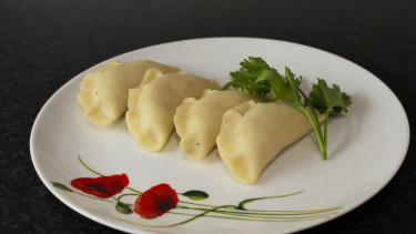 Byczki są o wiele lepsze niż tradycyjne pierogi. Sekret tkwi w cieście, nie zgadniecie, z czego jest zrobione