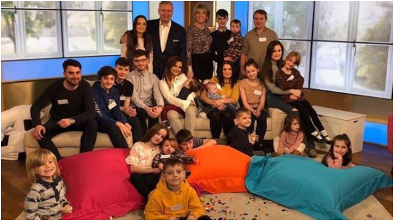 Ma 45 lat i 22 dzieci. Sen z powiek spędza jej jeden problem, potrzebuje pomocy