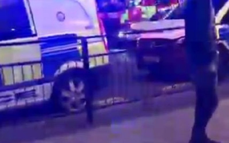 Brutalny atak w Wielkiej Brytanii. Przerażeni ludzie uciekali w panice (video)
