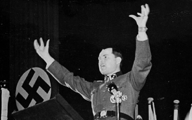 Komorowski "uczcił" nazistę obrażając Powstańców