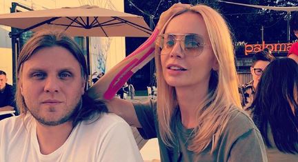 Wszyscy zwrócili uwagę tylko na jeden szczegół. Agnieszka Woźniak-Starak nie rozstaje się z nim, powód wzrusza do łez