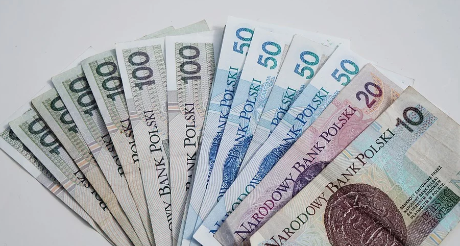 Wielkie rozczarowanie dla seniorów. Prawda o 13. i 14. emeryturach zwala z nóg