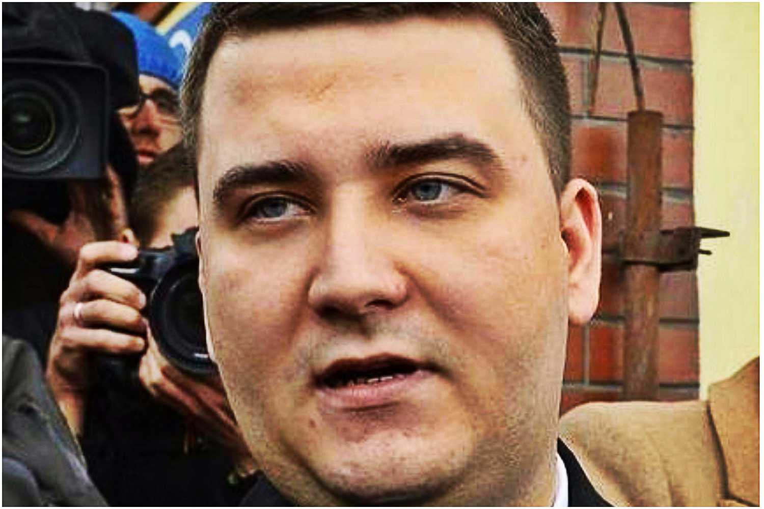Ale wiocha! Misiewicz w rytmie disco polo awanturował się w klubie