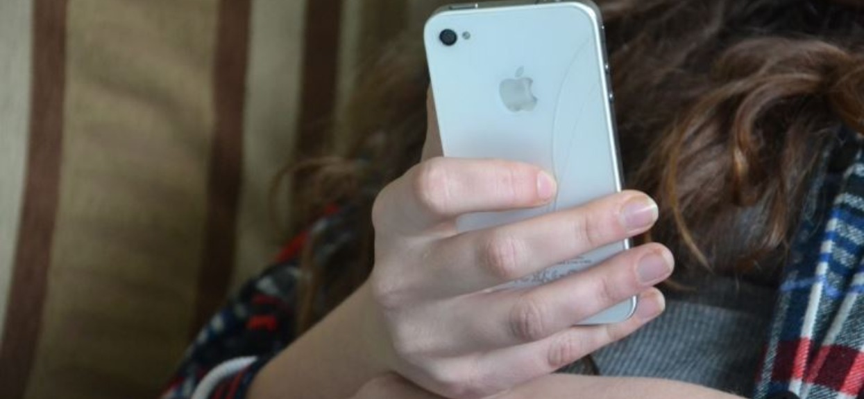 Ministerstwo wydało nagle ostrzeżenie. Chodzi o sms-y ws. epidemii