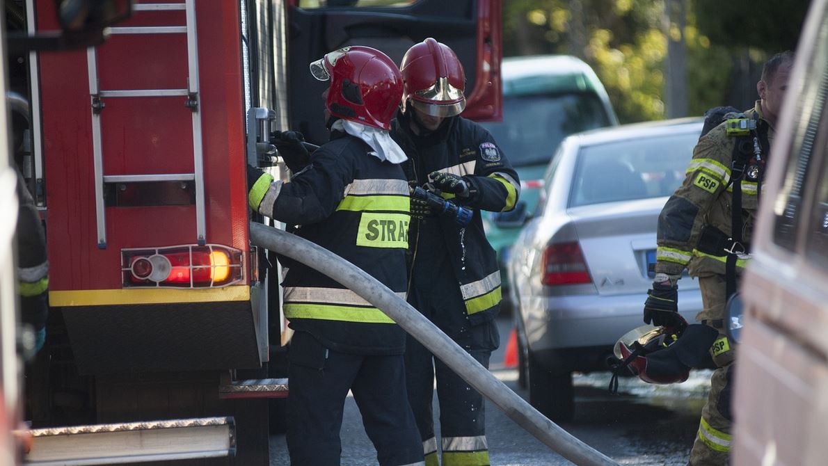 Ogromny pożar i czarny dym, fatalna sytuacja. Tragedia w centralnej Polsce