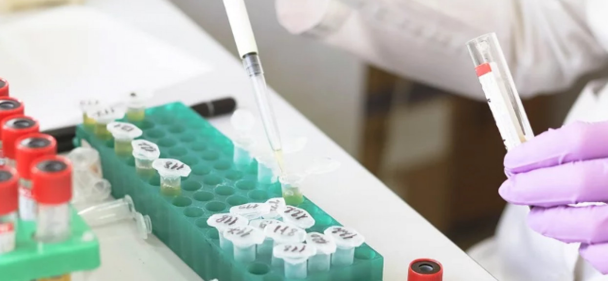 Lekarze ostrzegają, odkryto rzadki objaw koronawirusa. Anosmia często jest jedynym znakiem
